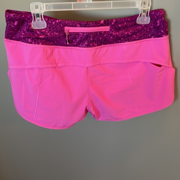 Lululemon Speed Up Short - Sz 8 - Picture 2 of 3